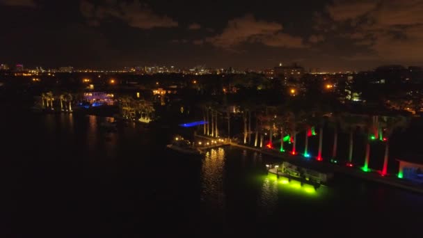 Voorraad Video Van Miami Beach Herenhuizen Antennes Bij Nacht — Stockvideo