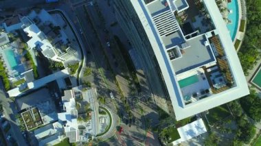 4 k 5 Street doğrudan ek yük güneyinde hava üstgeçidin Miami Beach vurdu
