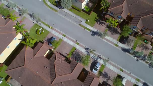 Aereo Diretto Sorvolo Drone Quartiere Residenziale — Video Stock