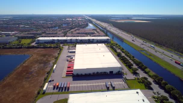 Luchtfoto Drone Schoot Doral Florida Miami River — Stockvideo