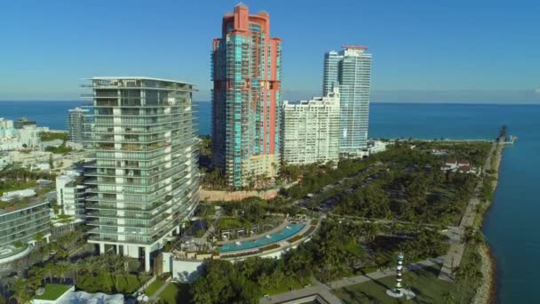 Aerial Establishing Drone Video Miami Beach Waterfront Condominiums Flyover Tilt — Stock Video