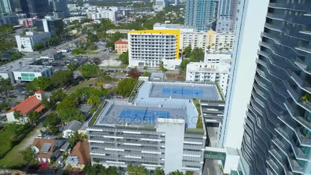 Rooftop Tennis Match Cinematic Motion Aerial Video — Stock Video