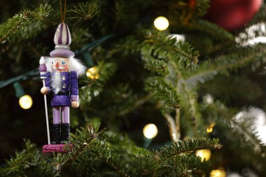 Oyuncak Fındıkkıran Noel tatil ağaç üzerinde