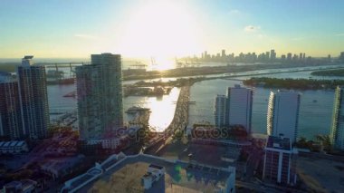 Hava ortaya günbatımı üzerinde Port Miami 4k 24p