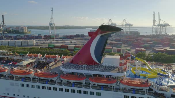 Toeristen Plezier Een Cruise Schip Miami 24P — Stockvideo