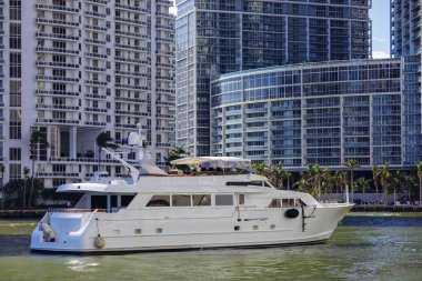 Miami nehre yat