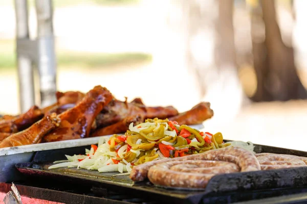 Nourriture grillée lors d'un festival de carnaval — Photo