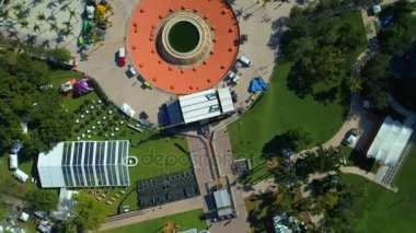 Yeni yıl kutlama parti 4k için anteni Bayfront Park Miami Florida sahne kurulumu