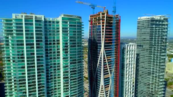 Aerial Downtown Miami 1000 Museum Zaha Hadid Projekt Drone Video — Stockvideo