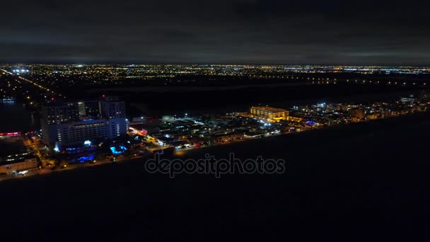 Εναέρια Shot Μακριά Από Hollywood Beach Νύχτα — Αρχείο Βίντεο