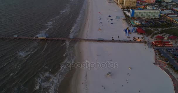 Antenn Drönare Video Solnedgångar Vid Pier Clearwater Florida Gulf Mexico — Stockvideo
