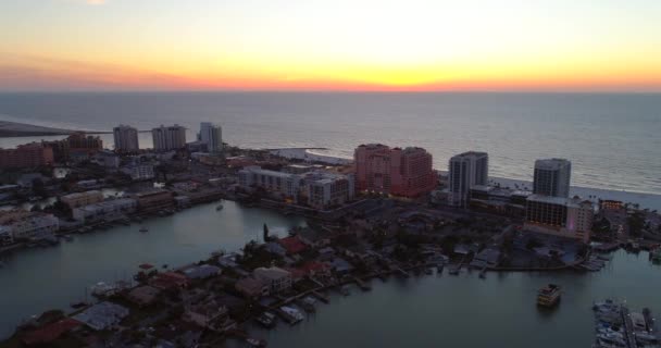 Luchtfoto Laterale Motion Video Clearwater Florida Zonsondergang Schemer — Stockvideo