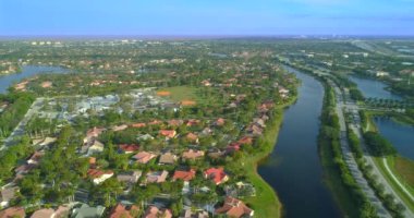 Hava video tur konut mahalleleri ve spor alanları Weston Florida