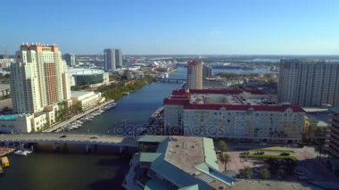 Robot şehir merkezinde Tampa Florida ABD 4k görüntülerini 60p