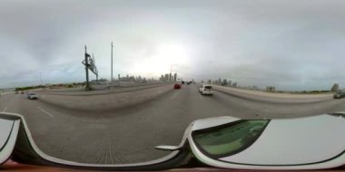 360 vr 5.2k görüntüleri Miami Downtown Macarthur Causeway üzerinde sürüş