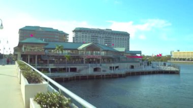 Hareket zemin görüntüleri Channelside yürüyüş yolu Plaza Tampa Fl 4k