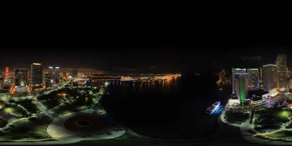 Panorama sphérique du centre-ville de Miami la nuit — Photo