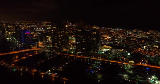 Aereo Notte Drone Video Miami Beach Marina Architettura — Video Stock