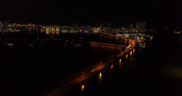 Aerial Night Video Bridge Leading Miami Beach — Stock Video