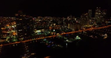 Hava gece video Miami Beach Marina ve mimari