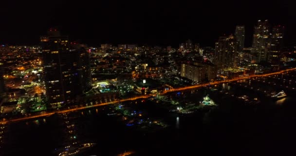 Luchtfoto Nacht Video Miami Beach Marina Architectuur — Stockvideo