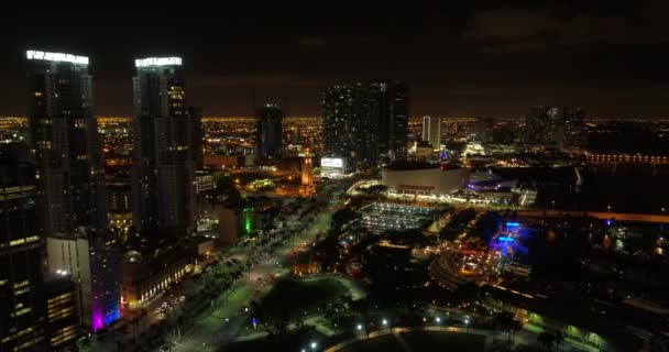 Vídeo Aéreo Downtown Miami Metragem Noturna American Airlines Arena — Vídeo de Stock