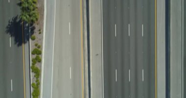 Doğrudan yükü dron Otoban vurdu.