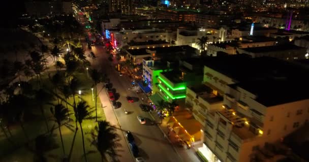Fast Antenn Drönare Footage Miami Beach Ocean Drive Förbiflygning — Stockvideo