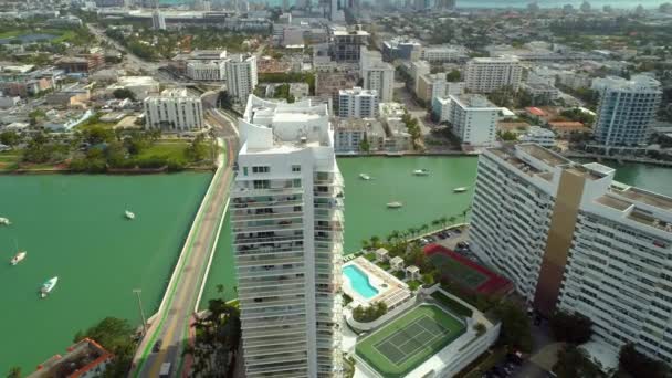 Vuelo Aéreo Azotea Gran Condominio Veneciano Miami Beach — Vídeos de Stock