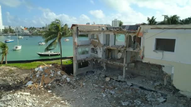 公寓建筑废墟旧房地产破坏迈阿密海滩百丽岛法院 — 图库视频影像