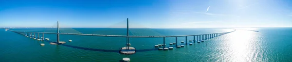 Panorama aéreo Sunshine Skyway Bridge Tampa Bay Florida Estados Unidos —  Fotos de Stock