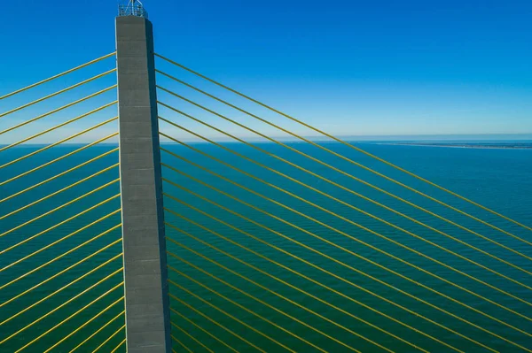 Кабельный мост с воздушной инспекцией — стоковое фото