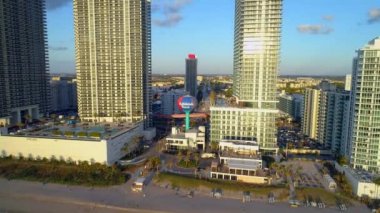 Anteni Hallandale Beach su kulesi yaklaşım ortaya 24p 4 k eğimli