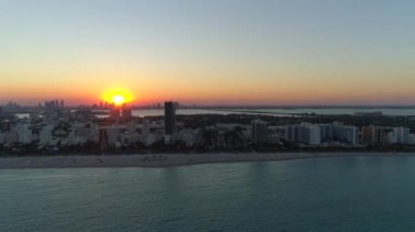 Gece Miami Beach günbatımı hava hyperlapse gün