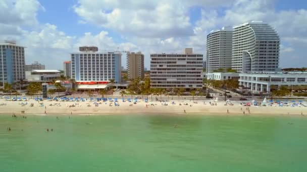 Aerial Oull Out Shot Fort Lauderdale Beach Reveal Speed Boat — Stock Video