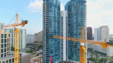 Hava ortaya River House Fort Lauderdale mavi cam konut yapı