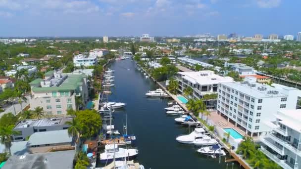 Drone Shot Fort Lauderdale Florida Residential Neighborhoods Canal 60P — Stock Video