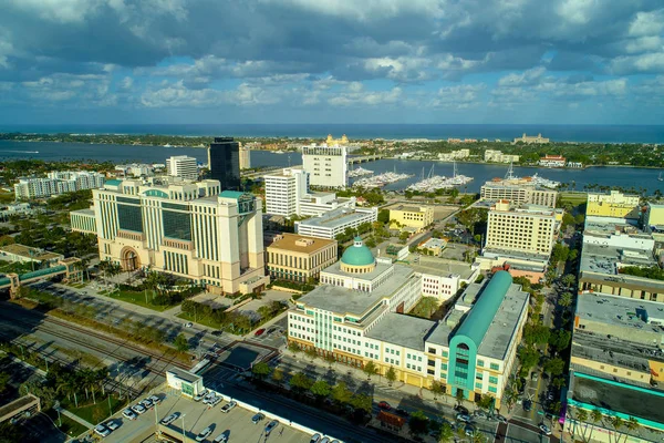 Hava Downtown West Palm Beach hükümet binaları sahaları — Stok fotoğraf