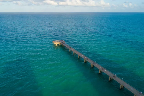 Sunny Isles Beach fishing pier — Stock Photo, Image