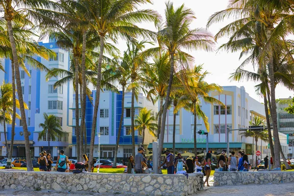 Miami Beach Stany Zjednoczone Ameryki Kwietnia 2018 Zdjęcie Turystów Zmyciu — Zdjęcie stockowe