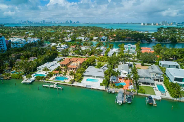 Lyxiga herrgårdar i Miami Beach Fl Usa — Stockfoto