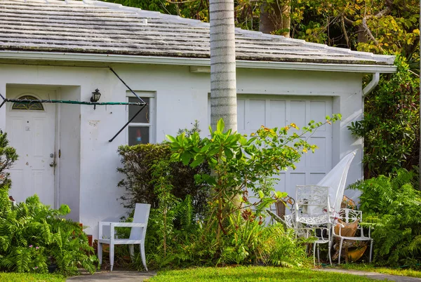 Abandoned Florida house in foreclosure — Stock Photo, Image