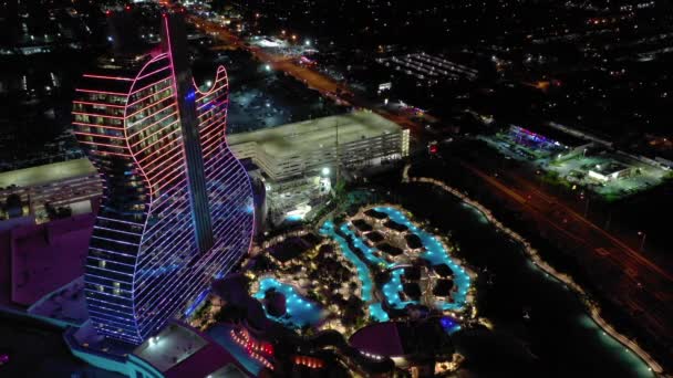 Kolorowa Scena Nocna Seminole Hard Rock Hotel Casino — Wideo stockowe