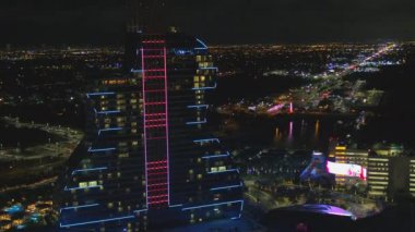 Gitar şekilli otel Seminole Hard Rock Büyük açılış ışığı