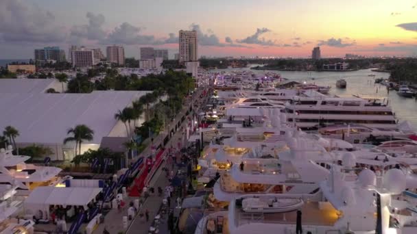 Crepúsculo Vídeo Aéreo Fort Lauderdale International Boat Show 25P — Vídeo de stock