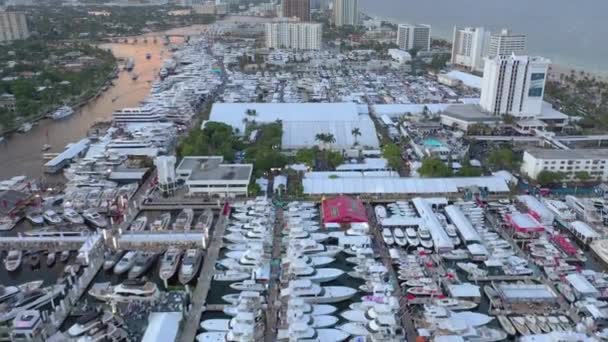Luxusyachten Fort Lauderdale Bootsmesse — Stockvideo