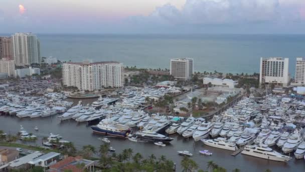 Tiro Panning Aéreo Iate Fort Lauderdale Barco Show — Vídeo de Stock