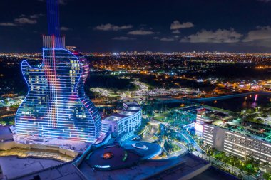 Gitar şekilli otel Seminole Hard Rock Hollywood FI