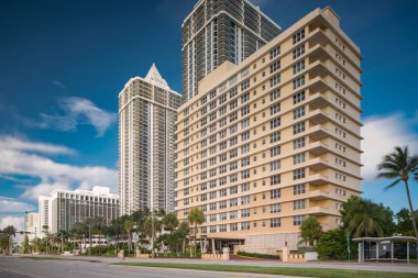 Mimosa Apartmanı, Miami Plajı.