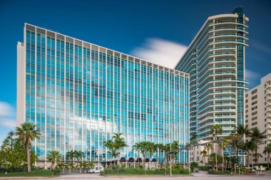 Kristal ev, Miami Sahili Apartmanı
